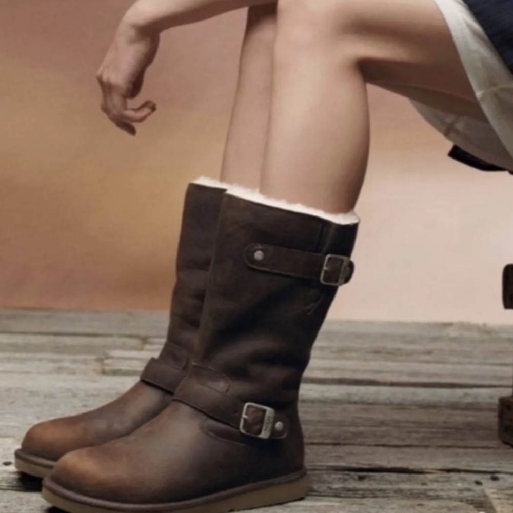 UGG Australia Kensington Brown Leather Boots size 9